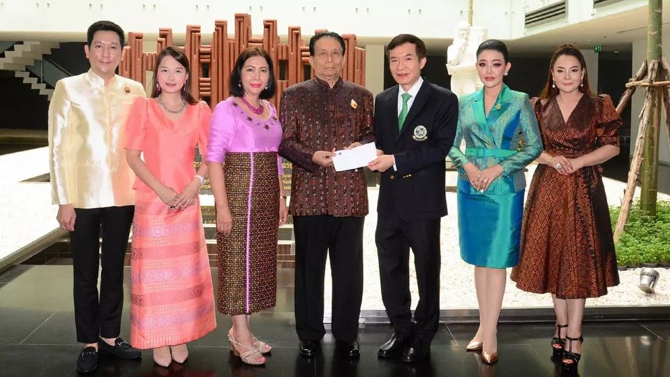 คุณ-สุวณา-ปิยะพิสุทธิ์-ร่วมสมทบทุนมูลนิธิ-หนังสือพิมพ์-ไทยรัฐ